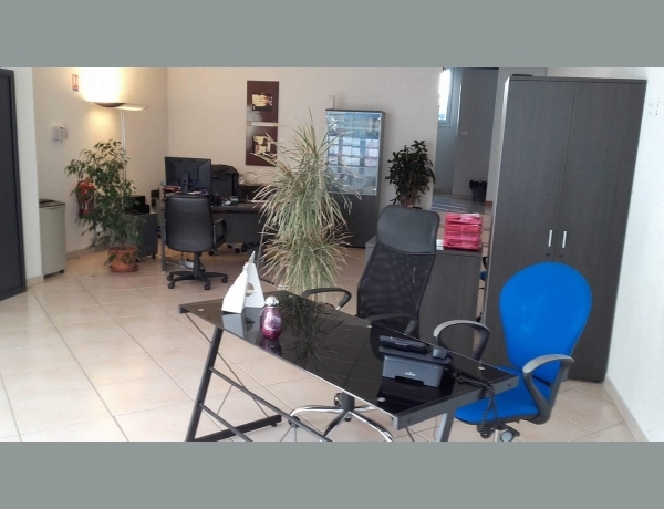 Photo 0