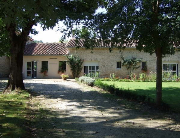 Photo 0