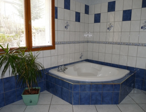 Photo 0