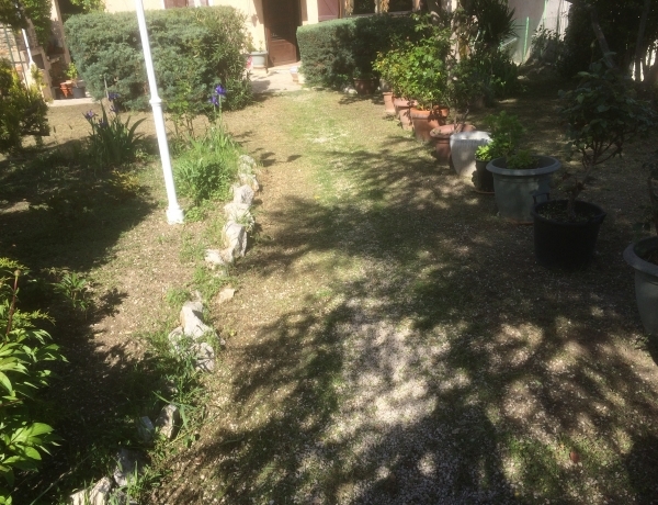 Photo 0